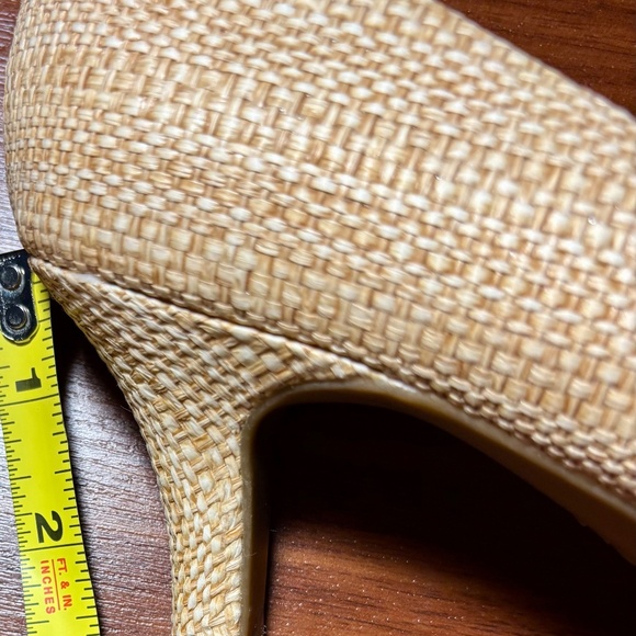 LifeStrude Kitten Heels - Picture 4 of 7